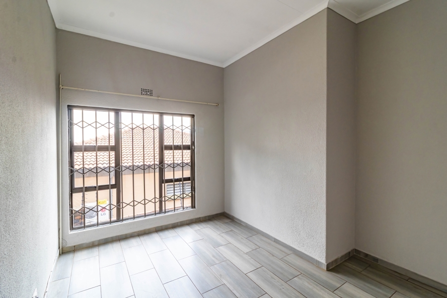 4 Bedroom Property for Sale in Bassonia Gauteng