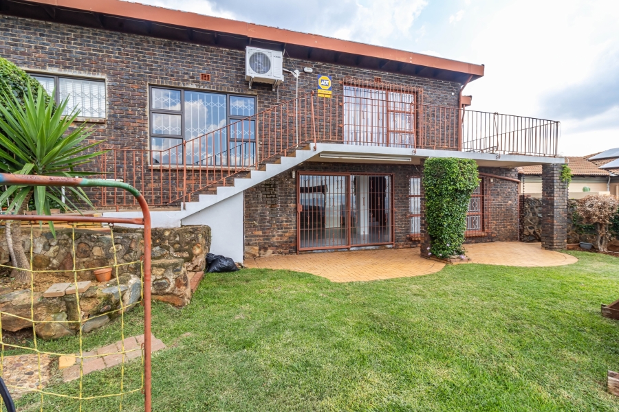 4 Bedroom Property for Sale in Bassonia Gauteng