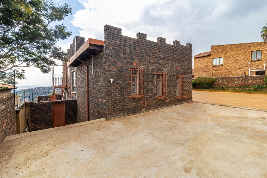 4 Bedroom Property for Sale in Bassonia Gauteng