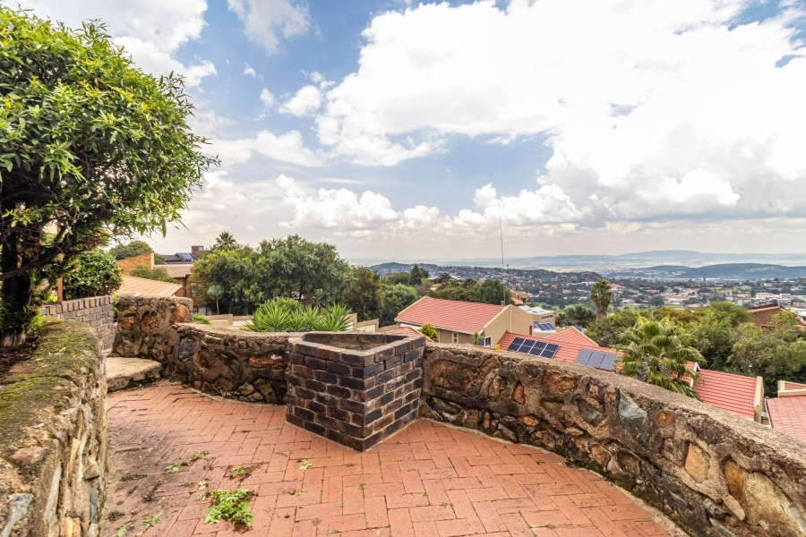 4 Bedroom Property for Sale in Bassonia Gauteng