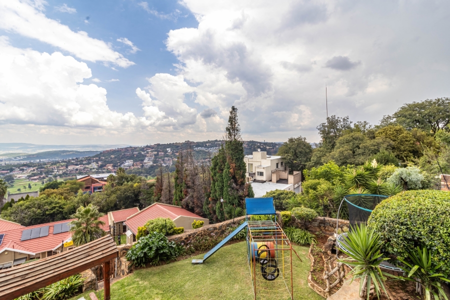 4 Bedroom Property for Sale in Bassonia Gauteng