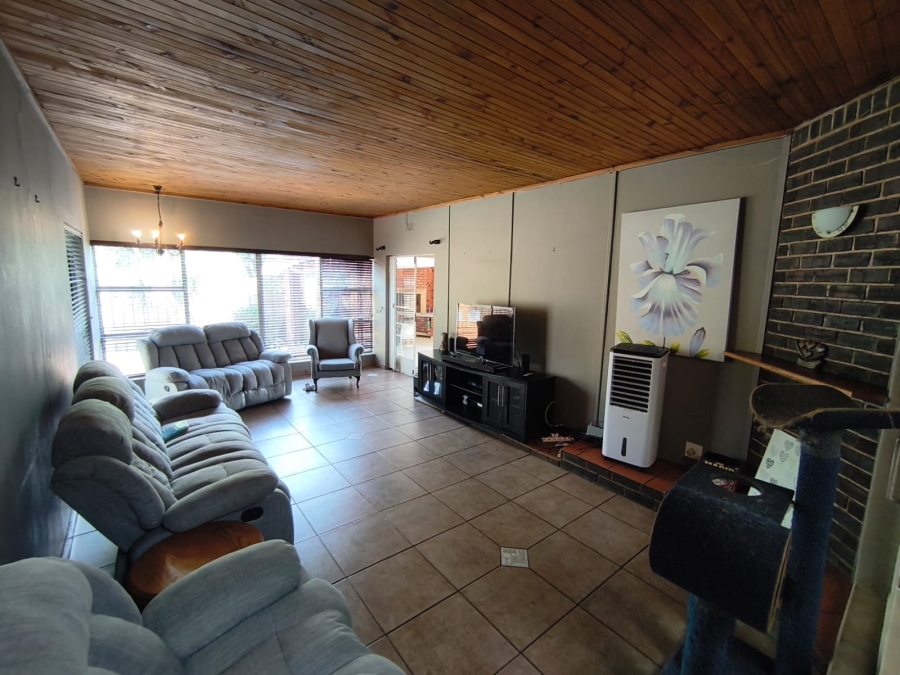 5 Bedroom Property for Sale in Randhart Gauteng