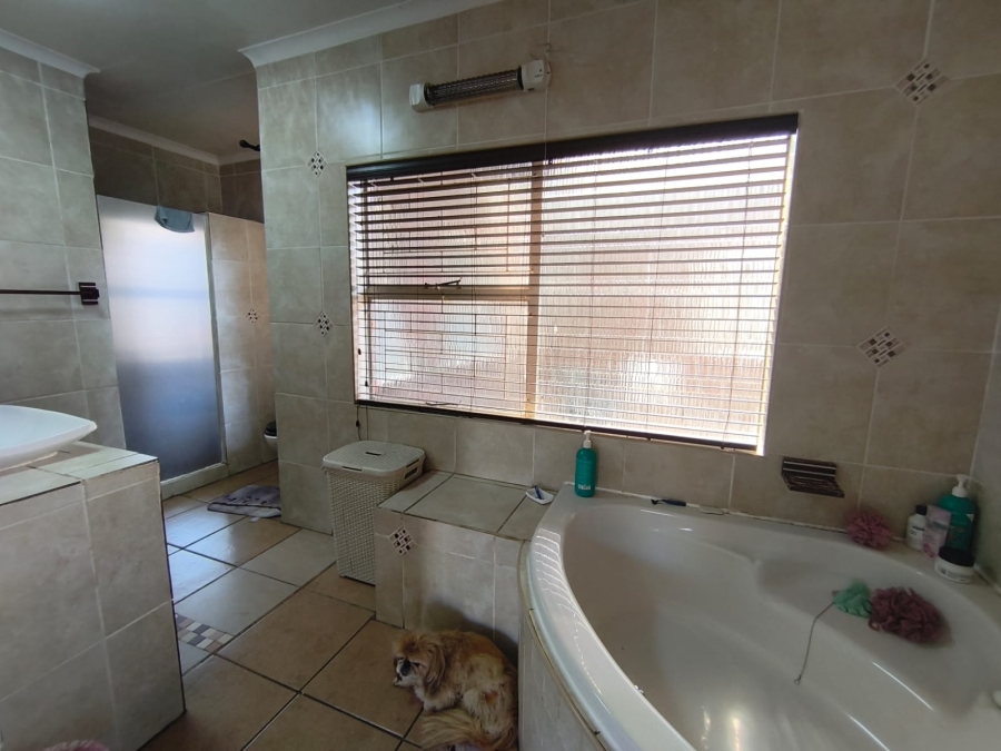 5 Bedroom Property for Sale in Randhart Gauteng