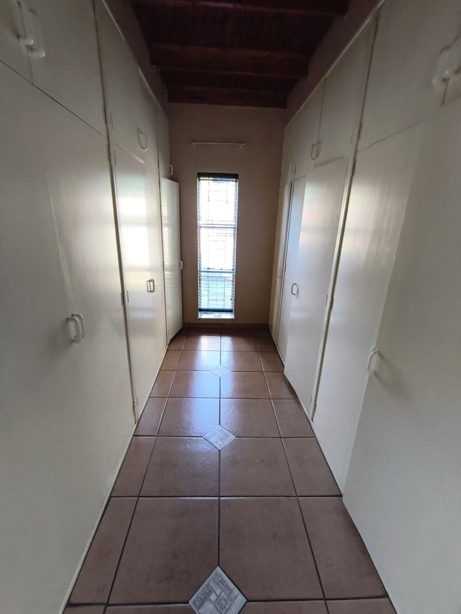 5 Bedroom Property for Sale in Randhart Gauteng