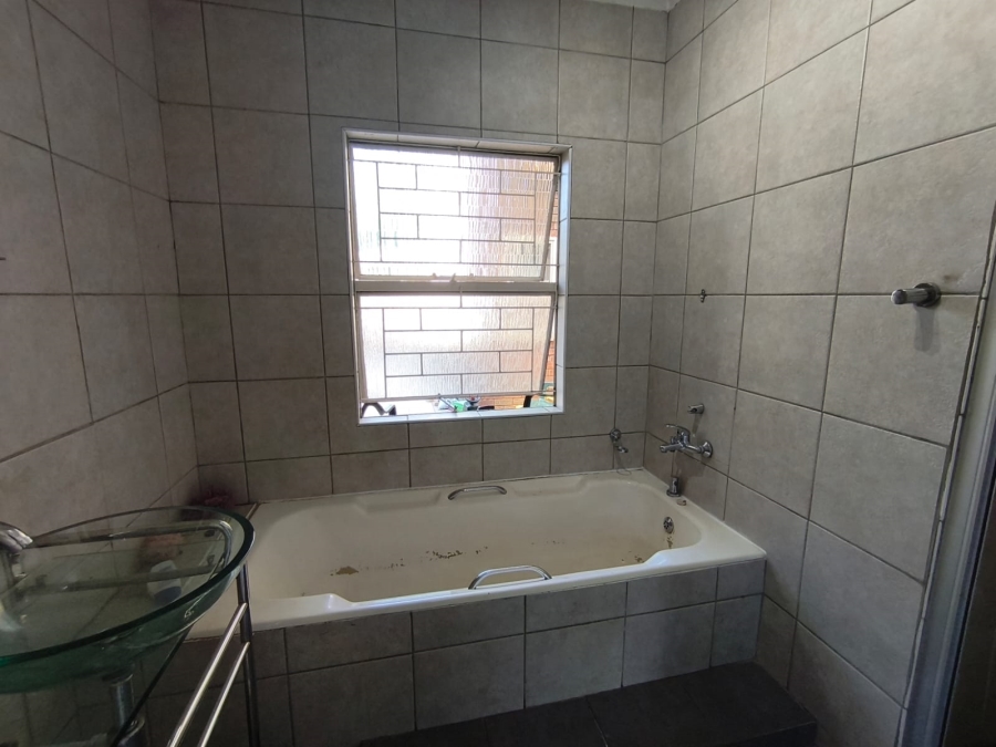 5 Bedroom Property for Sale in Randhart Gauteng
