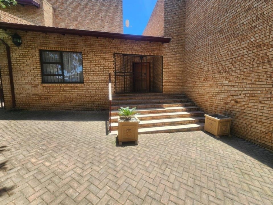 4 Bedroom Property for Sale in Meyersdal Gauteng