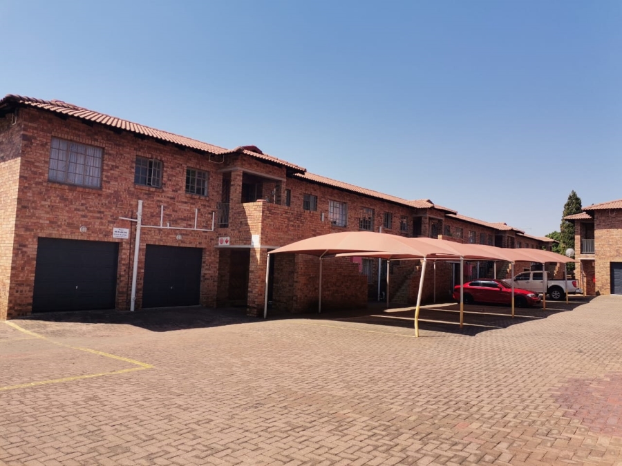2 Bedroom Property for Sale in New Redruth Gauteng