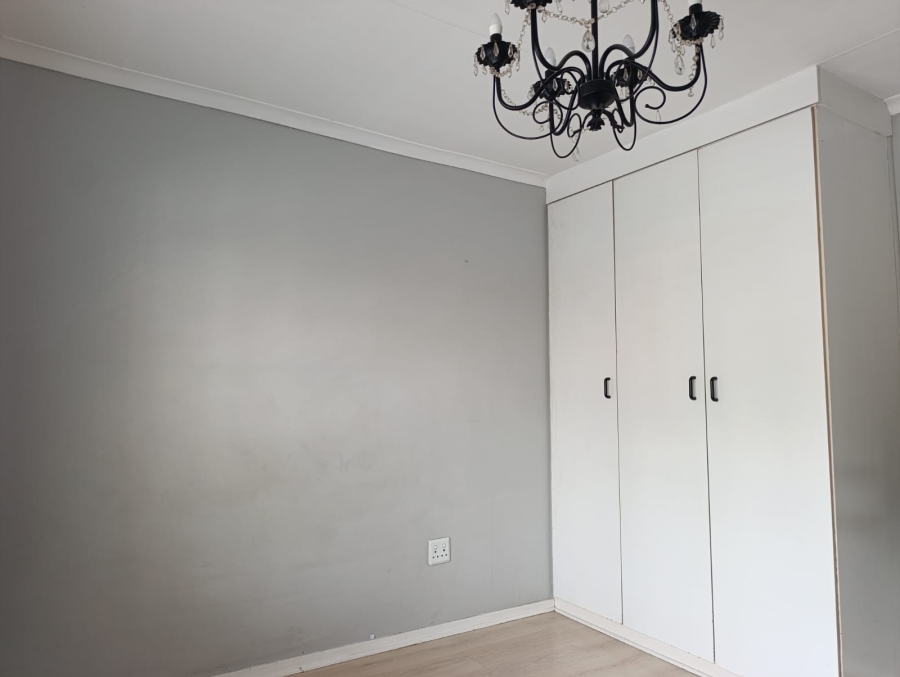 2 Bedroom Property for Sale in New Redruth Gauteng