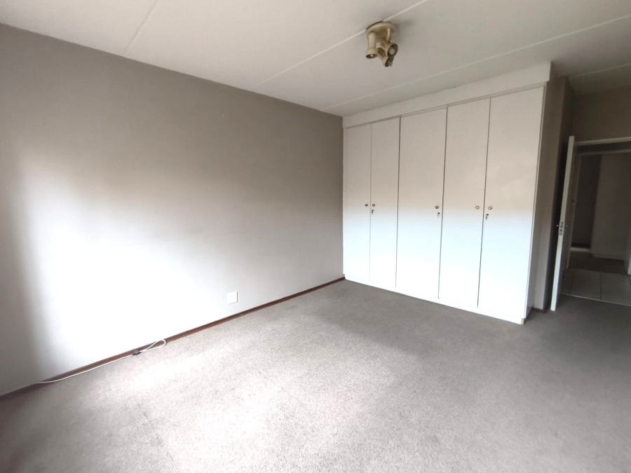 2 Bedroom Property for Sale in New Redruth Gauteng