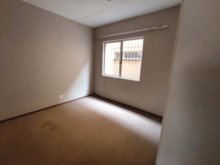 2 Bedroom Property for Sale in New Redruth Gauteng