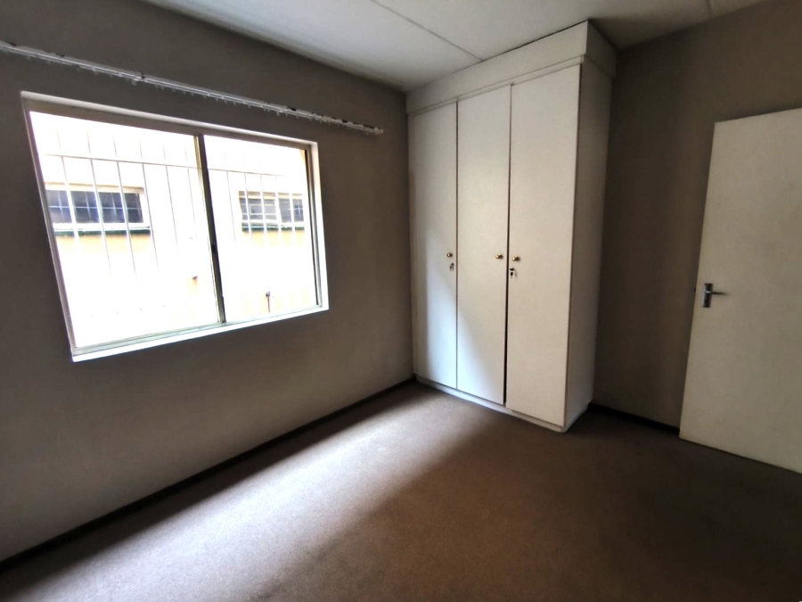 2 Bedroom Property for Sale in New Redruth Gauteng