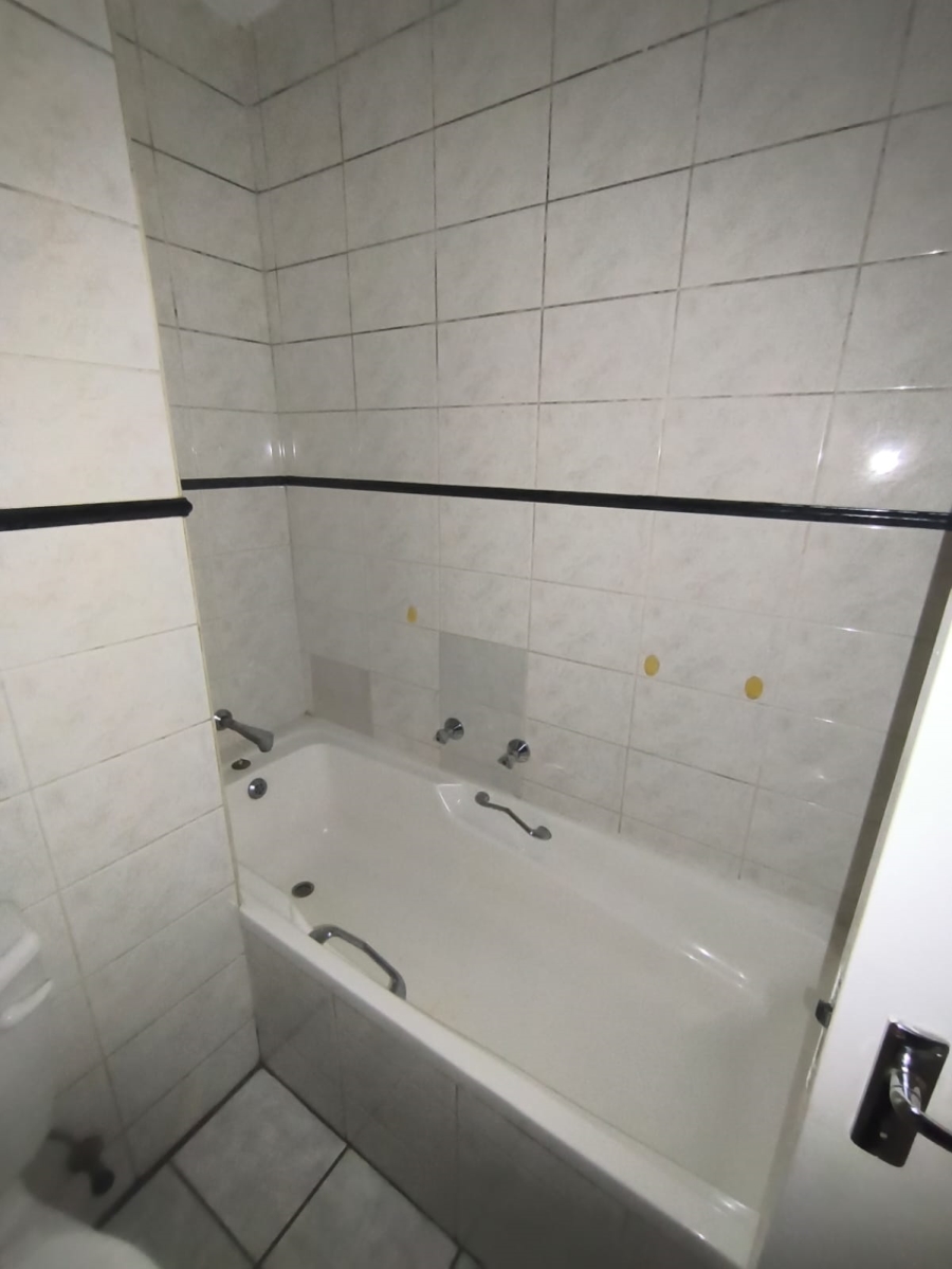 2 Bedroom Property for Sale in New Redruth Gauteng