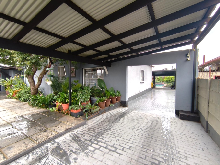 4 Bedroom Property for Sale in Florentia Gauteng