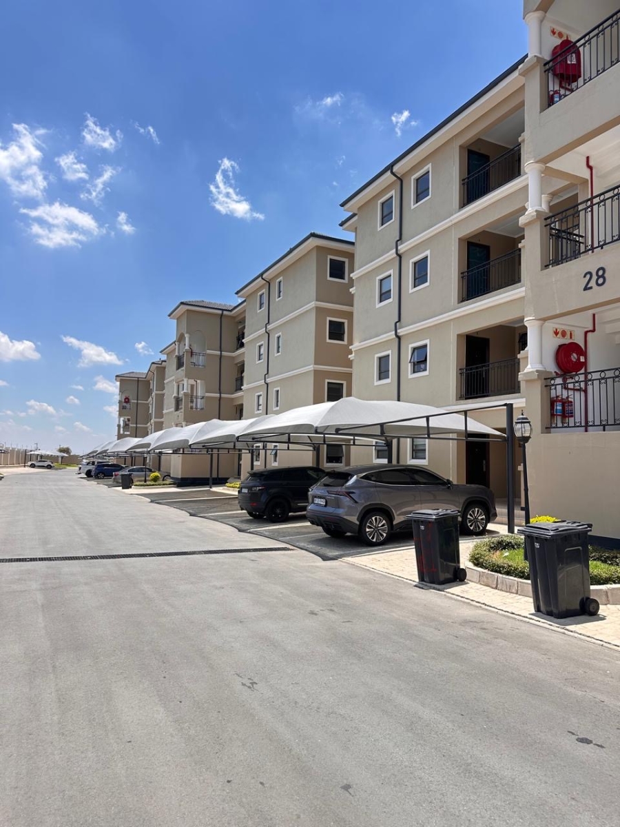 2 Bedroom Property for Sale in Blue Hills Gauteng