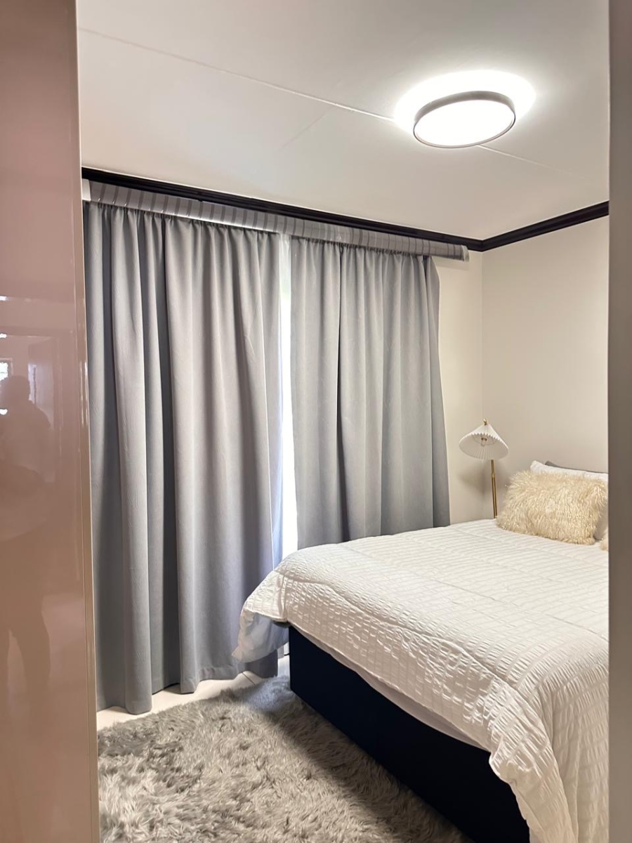 2 Bedroom Property for Sale in Blue Hills Gauteng