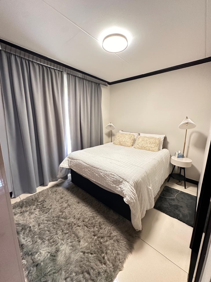 2 Bedroom Property for Sale in Blue Hills Gauteng