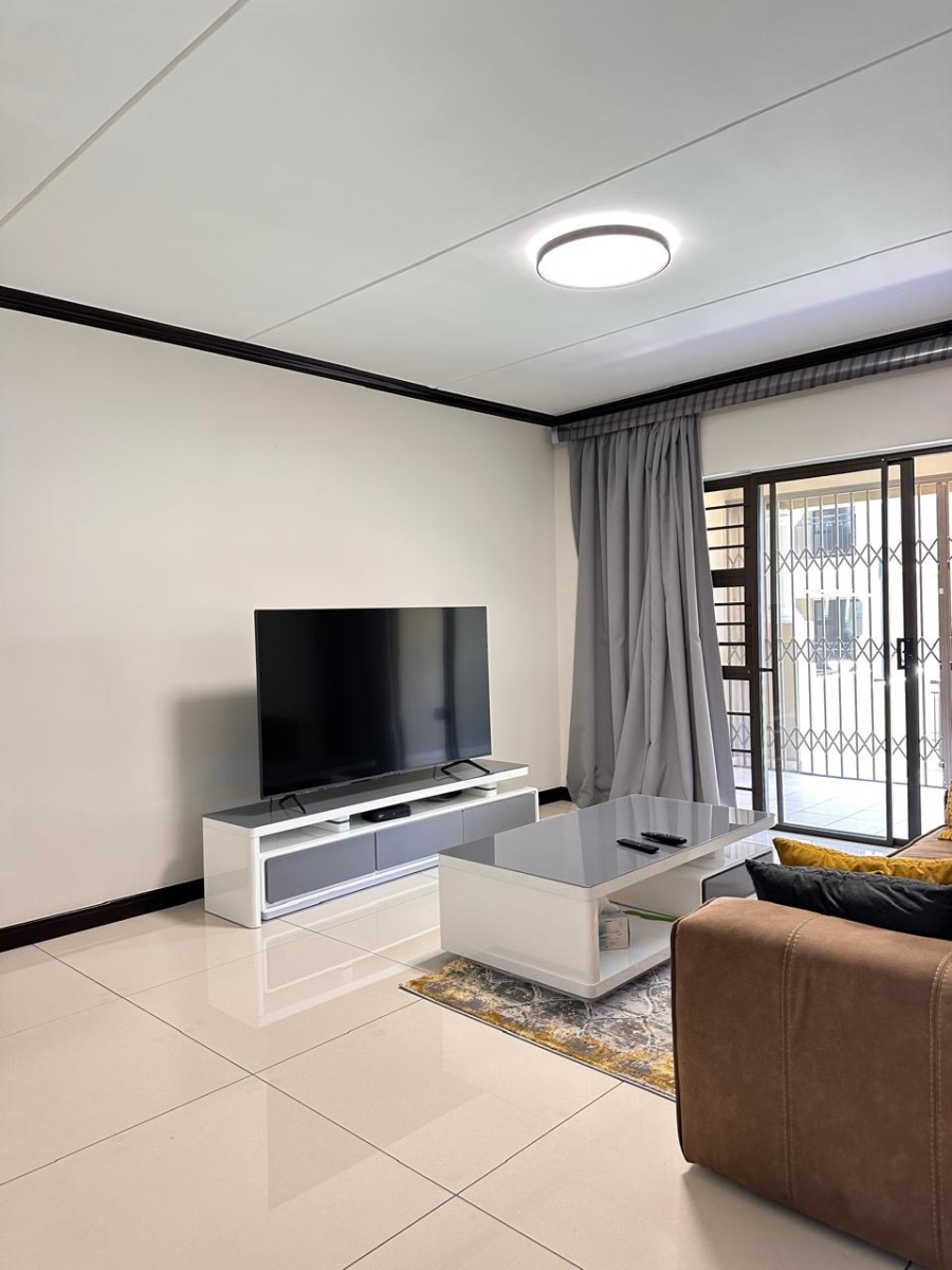 2 Bedroom Property for Sale in Blue Hills Gauteng