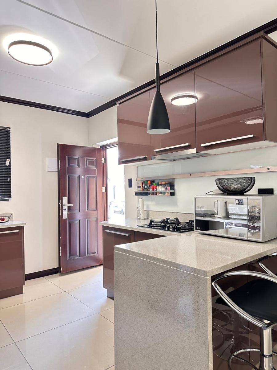 2 Bedroom Property for Sale in Blue Hills Gauteng