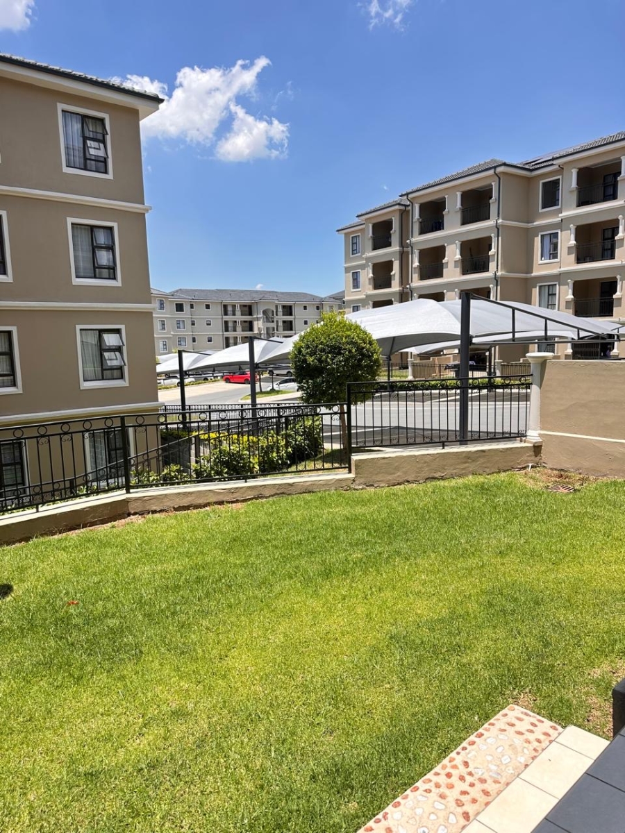 2 Bedroom Property for Sale in Blue Hills Gauteng