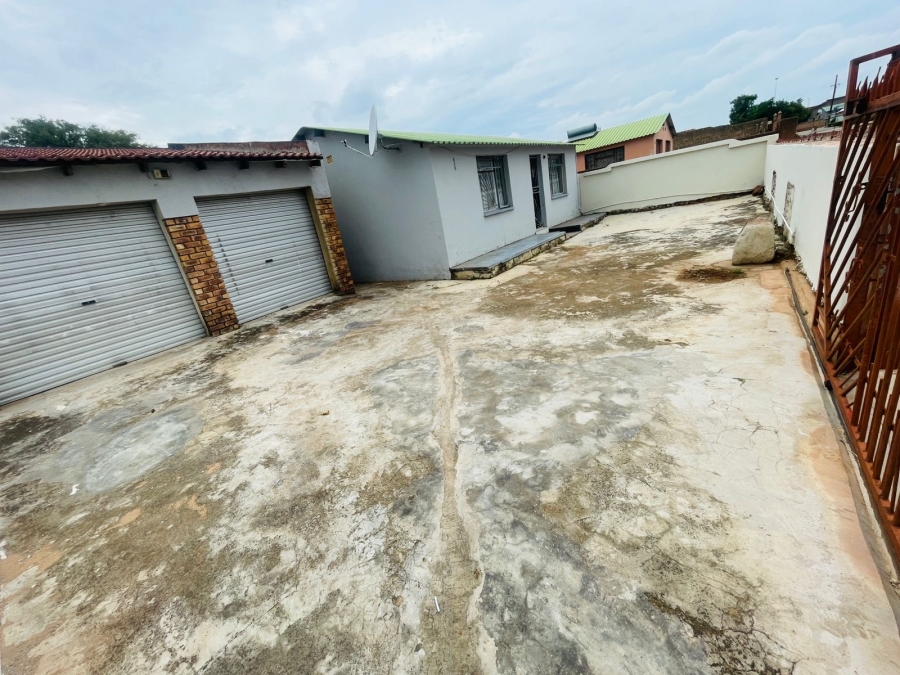 2 Bedroom Property for Sale in Soshanguve K Gauteng