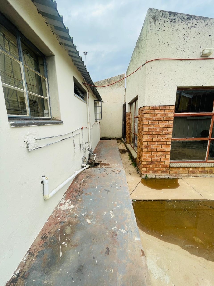 2 Bedroom Property for Sale in Soshanguve K Gauteng