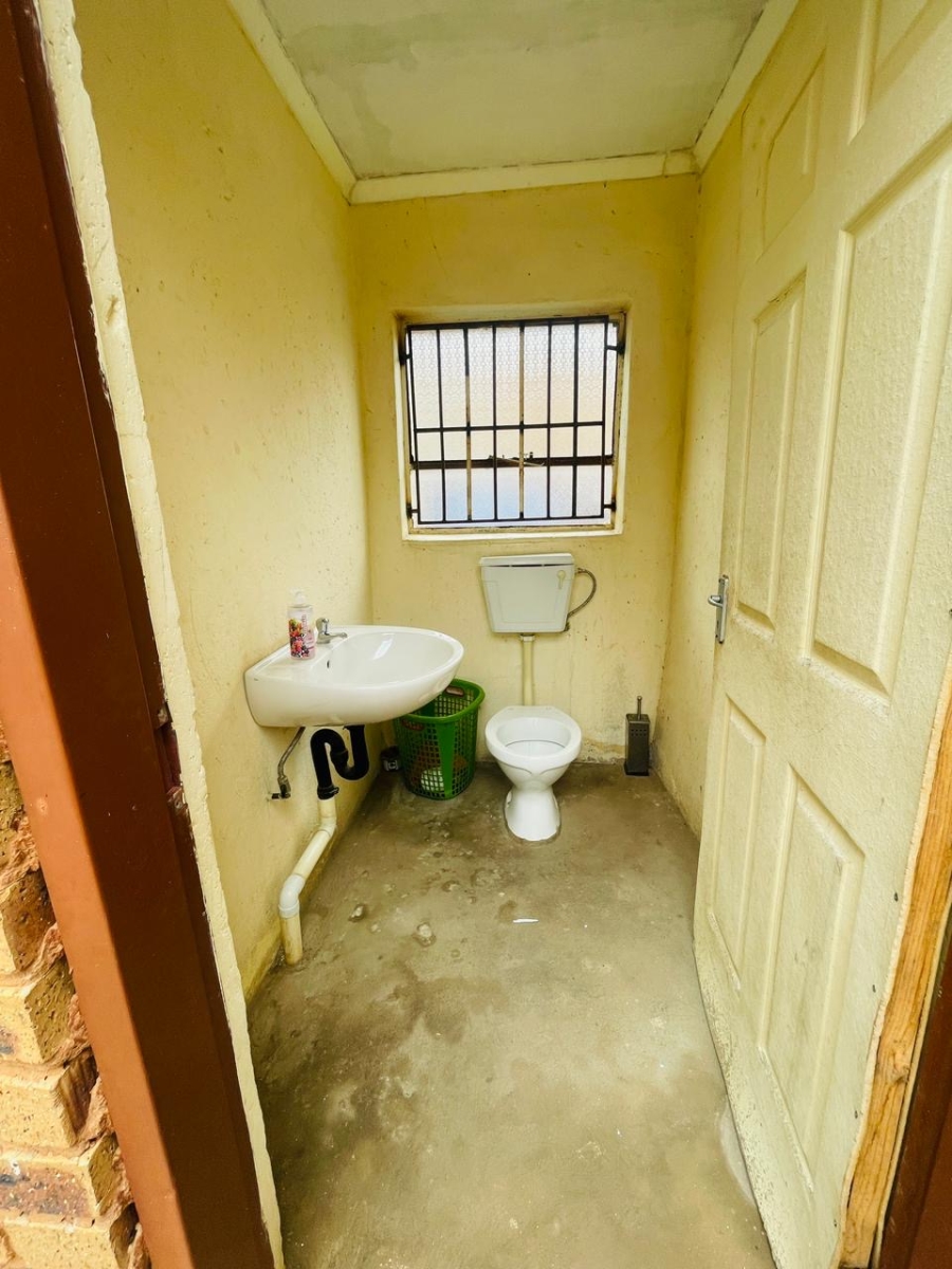 2 Bedroom Property for Sale in Soshanguve K Gauteng