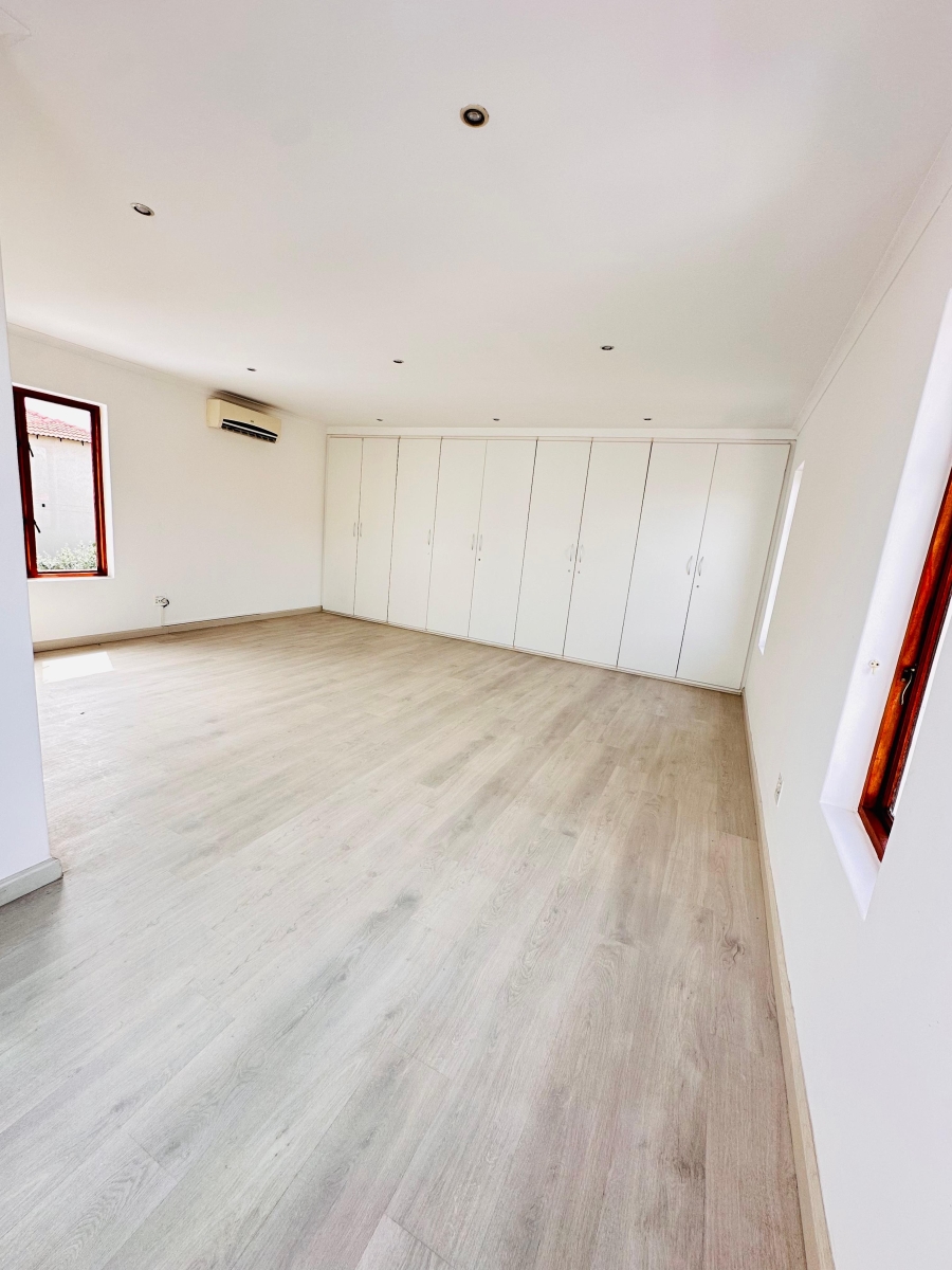 3 Bedroom Property for Sale in Vorna Valley Gauteng