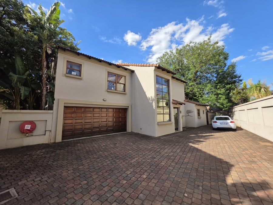 5 Bedroom Property for Sale in Woodhill Estate Gauteng