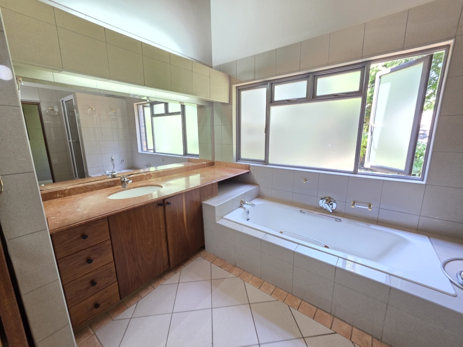 4 Bedroom Property for Sale in Waterkloof Park Gauteng