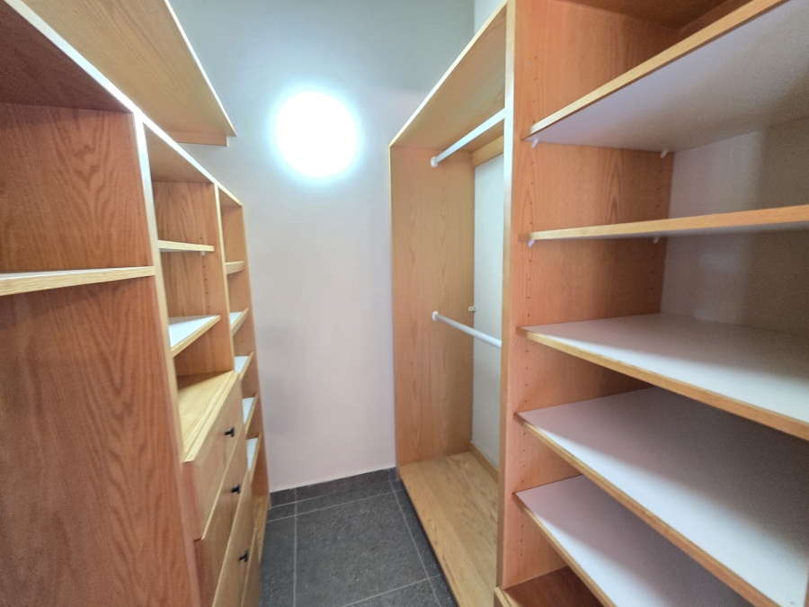 4 Bedroom Property for Sale in Waterkloof Park Gauteng