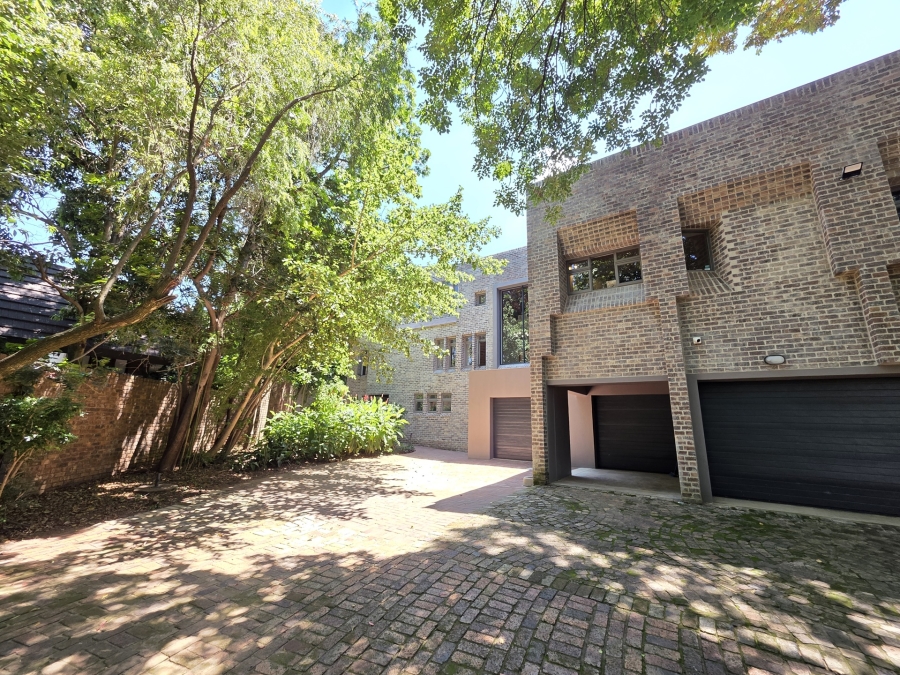 4 Bedroom Property for Sale in Waterkloof Park Gauteng