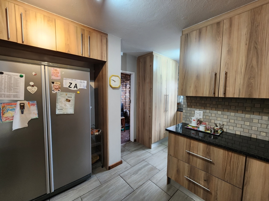 3 Bedroom Property for Sale in La Montagne Gauteng