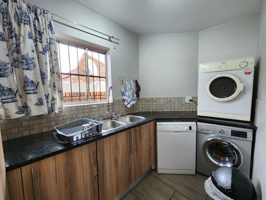 3 Bedroom Property for Sale in La Montagne Gauteng