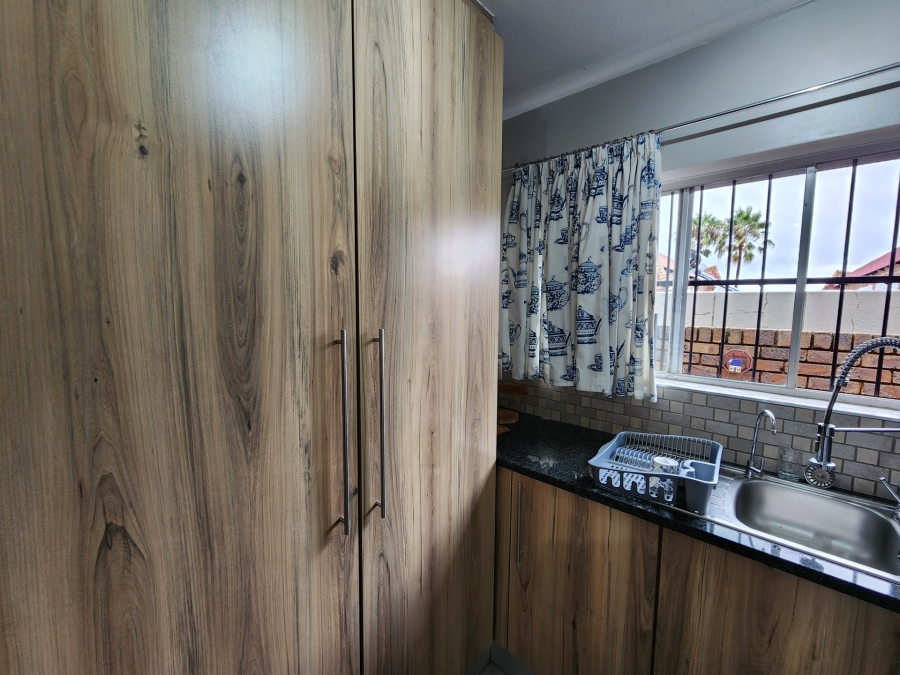 3 Bedroom Property for Sale in La Montagne Gauteng