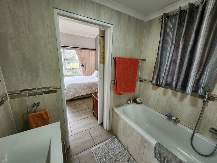 3 Bedroom Property for Sale in La Montagne Gauteng