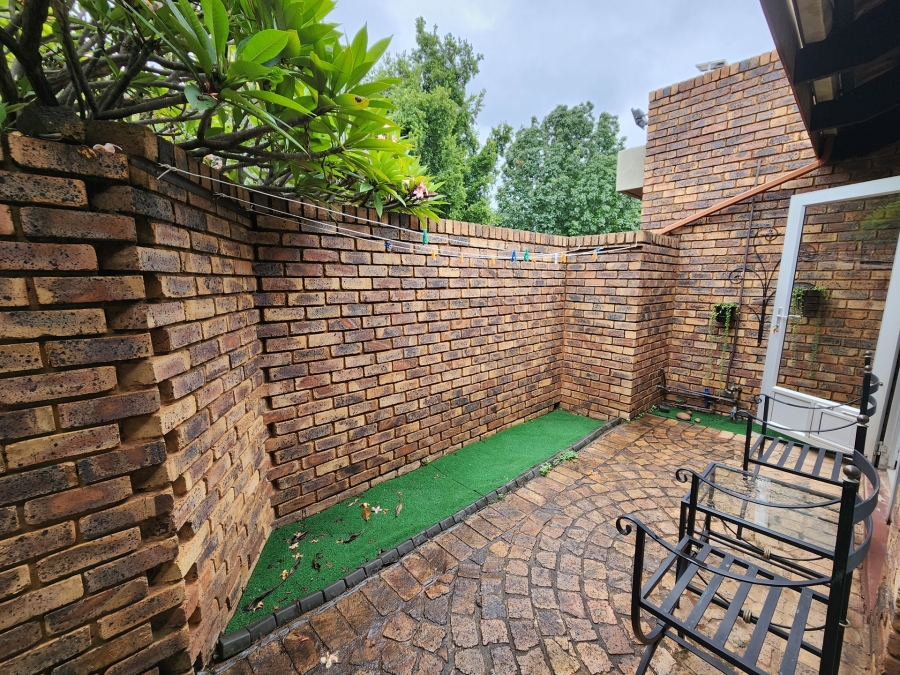 3 Bedroom Property for Sale in La Montagne Gauteng