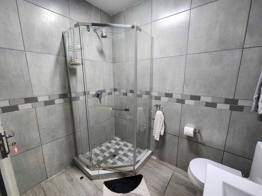 3 Bedroom Property for Sale in La Montagne Gauteng