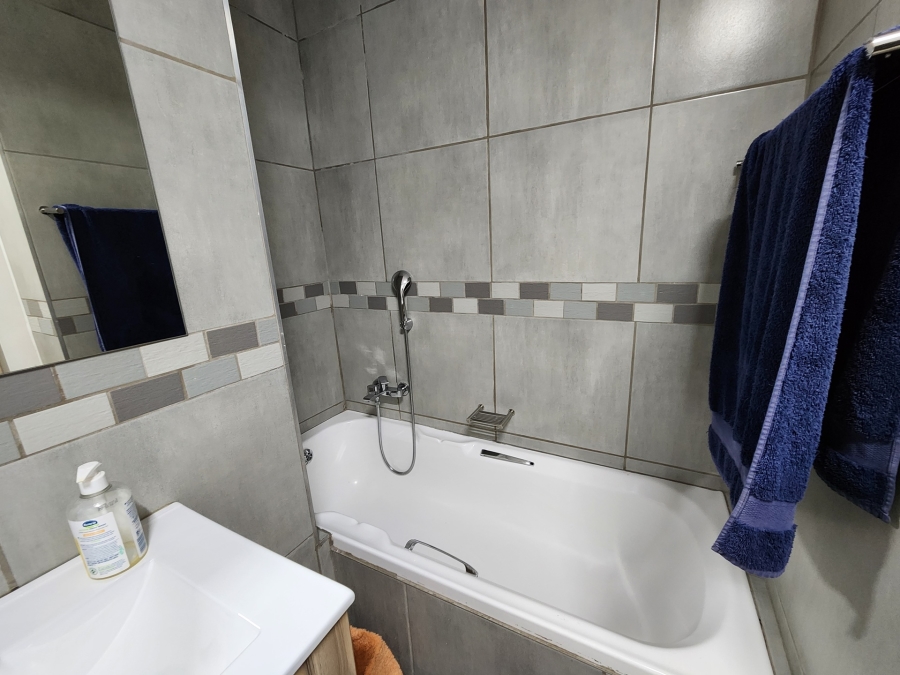 3 Bedroom Property for Sale in La Montagne Gauteng