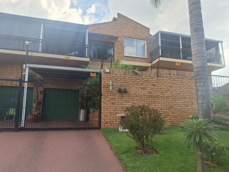 3 Bedroom Property for Sale in Rangeview Gauteng