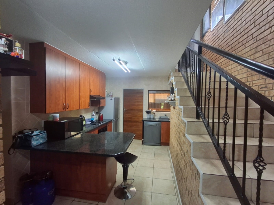 3 Bedroom Property for Sale in Rangeview Gauteng