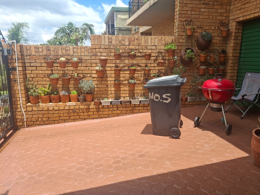 3 Bedroom Property for Sale in Rangeview Gauteng
