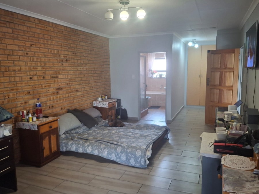 3 Bedroom Property for Sale in Rangeview Gauteng