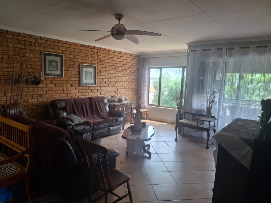 3 Bedroom Property for Sale in Rangeview Gauteng