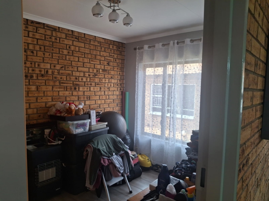 3 Bedroom Property for Sale in Rangeview Gauteng