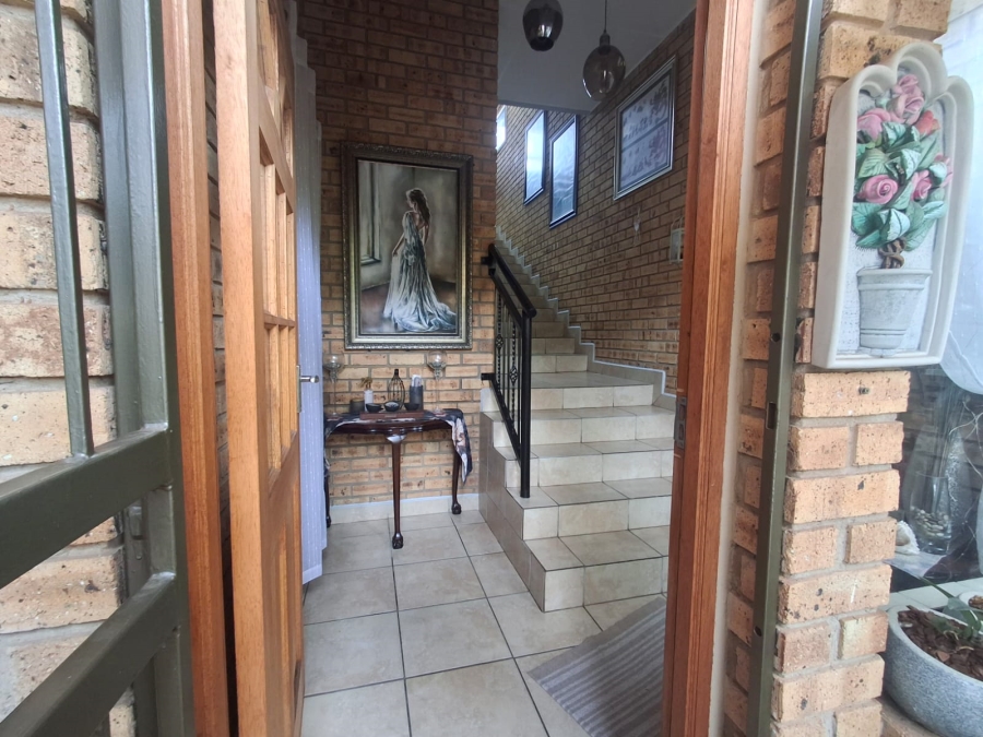 3 Bedroom Property for Sale in Rangeview Gauteng