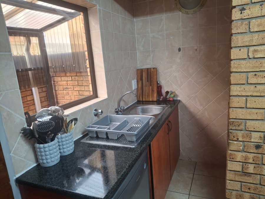 3 Bedroom Property for Sale in Rangeview Gauteng
