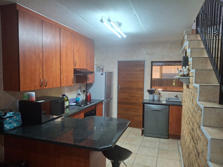 3 Bedroom Property for Sale in Rangeview Gauteng
