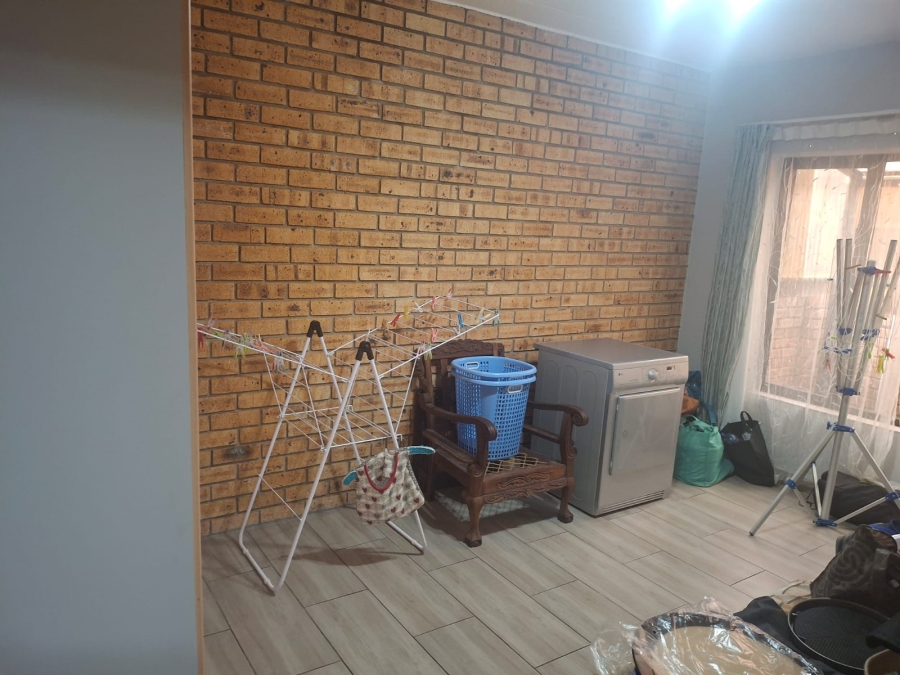 3 Bedroom Property for Sale in Rangeview Gauteng