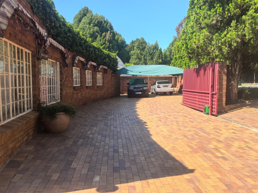 4 Bedroom Property for Sale in Northcliff Gauteng