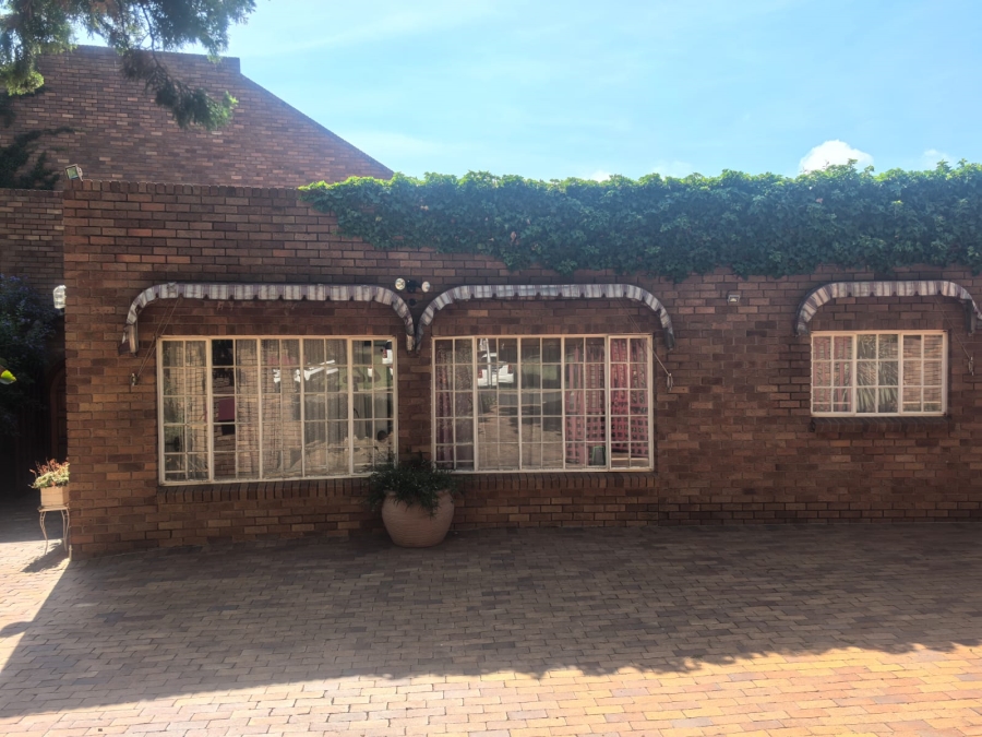 4 Bedroom Property for Sale in Northcliff Gauteng